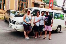 私人出租车暹粒 - Phsar Prum Pailin柬埔寨 - 泰国陆地转移 - cambodiatour-minivan(1).jpg